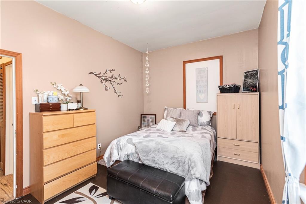 1545 Brock Road, Flamborough, ON - Indoor Photo Showing Bedroom