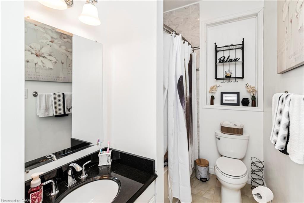1545 Brock Road, Flamborough, ON - Indoor Photo Showing Bathroom