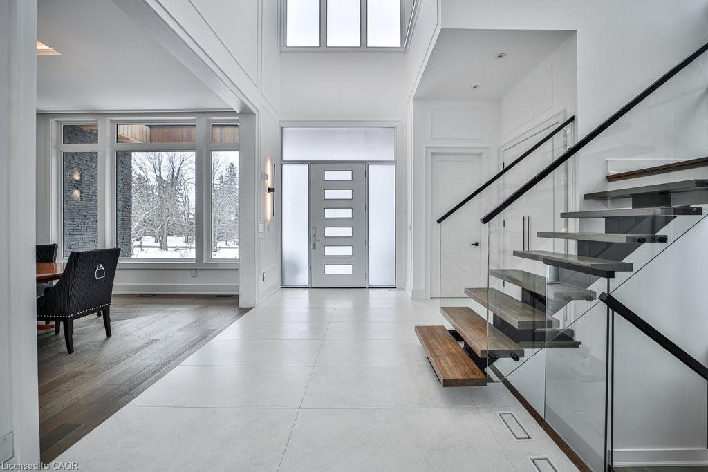 2284 Sideroad 1, Burlington, ON - Indoor Photo Showing Other Room