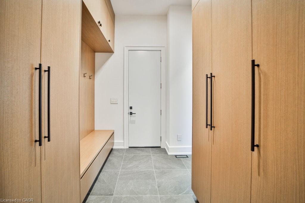 2284 Sideroad 1, Burlington, ON - Indoor Photo Showing Other Room