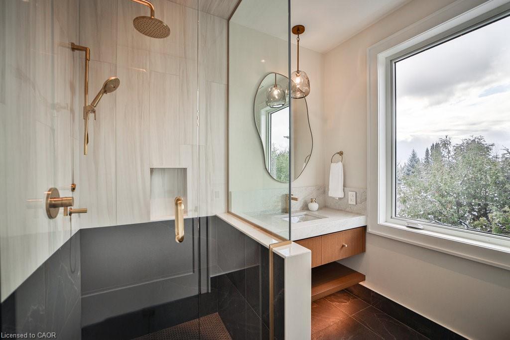 2284 Sideroad 1, Burlington, ON - Indoor Photo Showing Bathroom