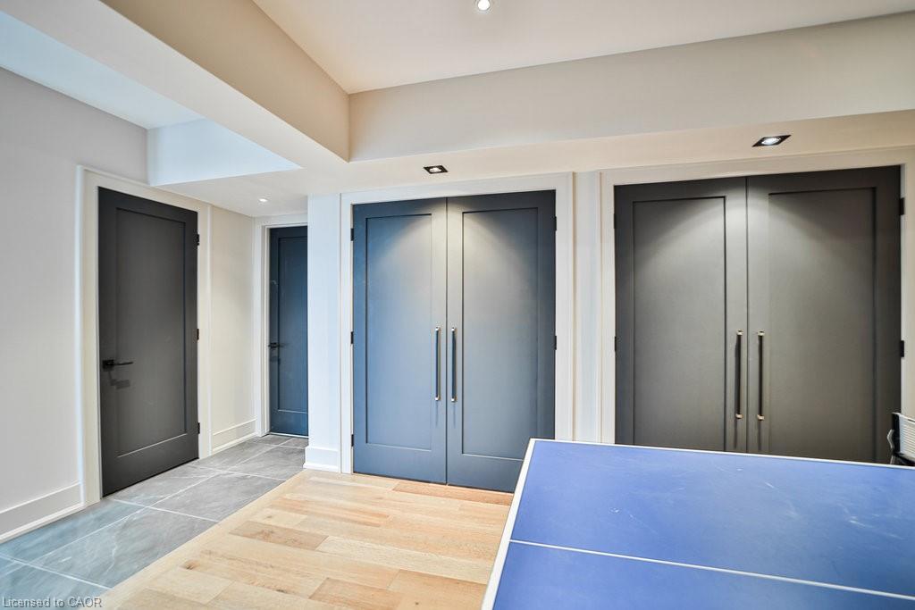 2284 Sideroad 1, Burlington, ON - Indoor Photo Showing Other Room