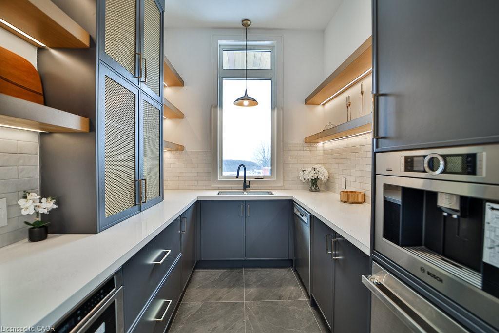 2284 Sideroad 1, Burlington, ON - Indoor Photo Showing Kitchen With Upgraded Kitchen