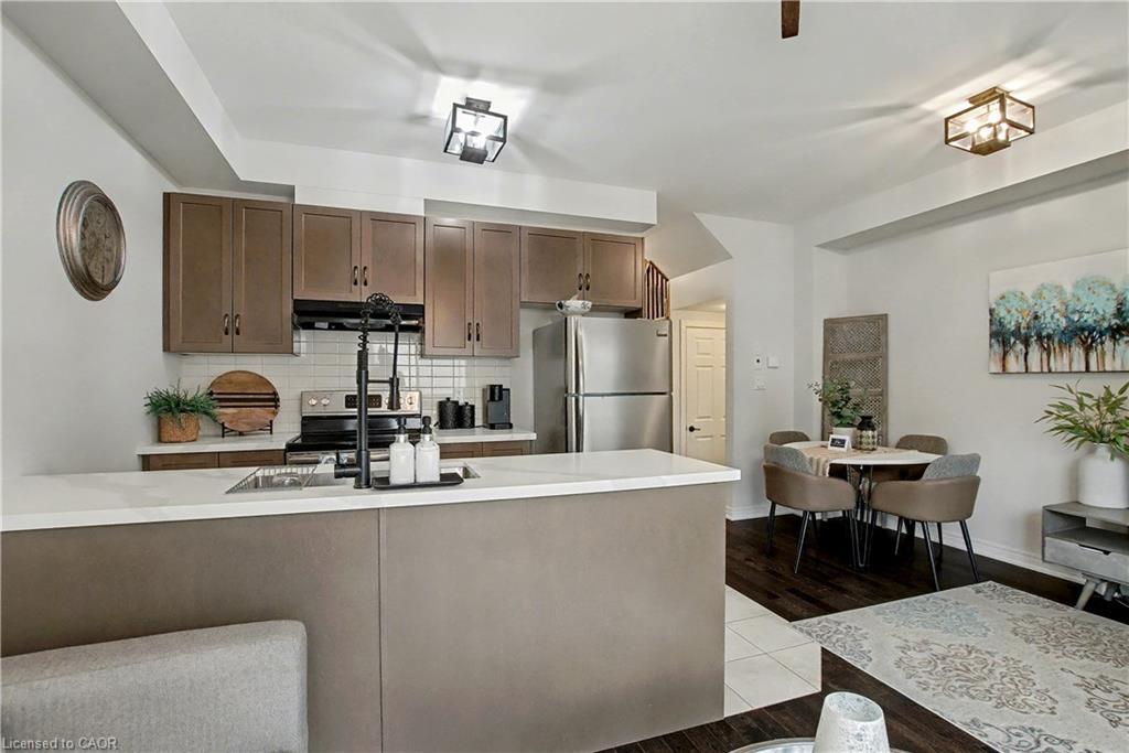 24-377 Glancaster Road, Hamilton, ON - Indoor Photo Showing Kitchen