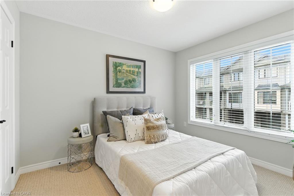 24-377 Glancaster Road, Hamilton, ON - Indoor Photo Showing Bedroom