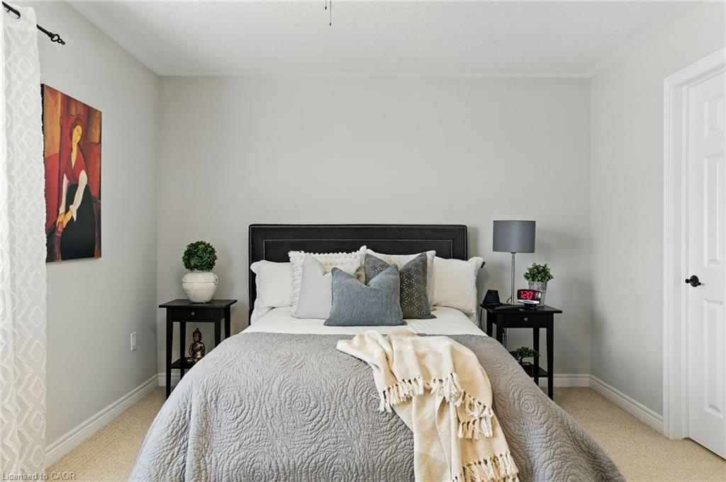 24-377 Glancaster Road, Hamilton, ON - Indoor Photo Showing Bedroom