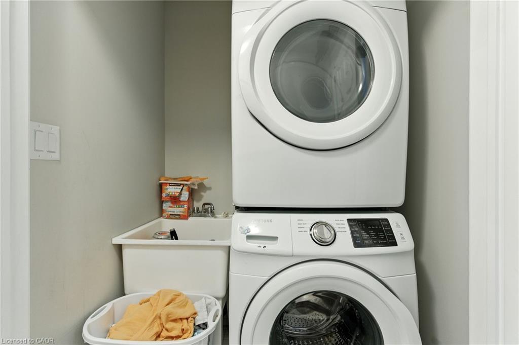 24-377 Glancaster Road, Hamilton, ON - Indoor Photo Showing Laundry Room