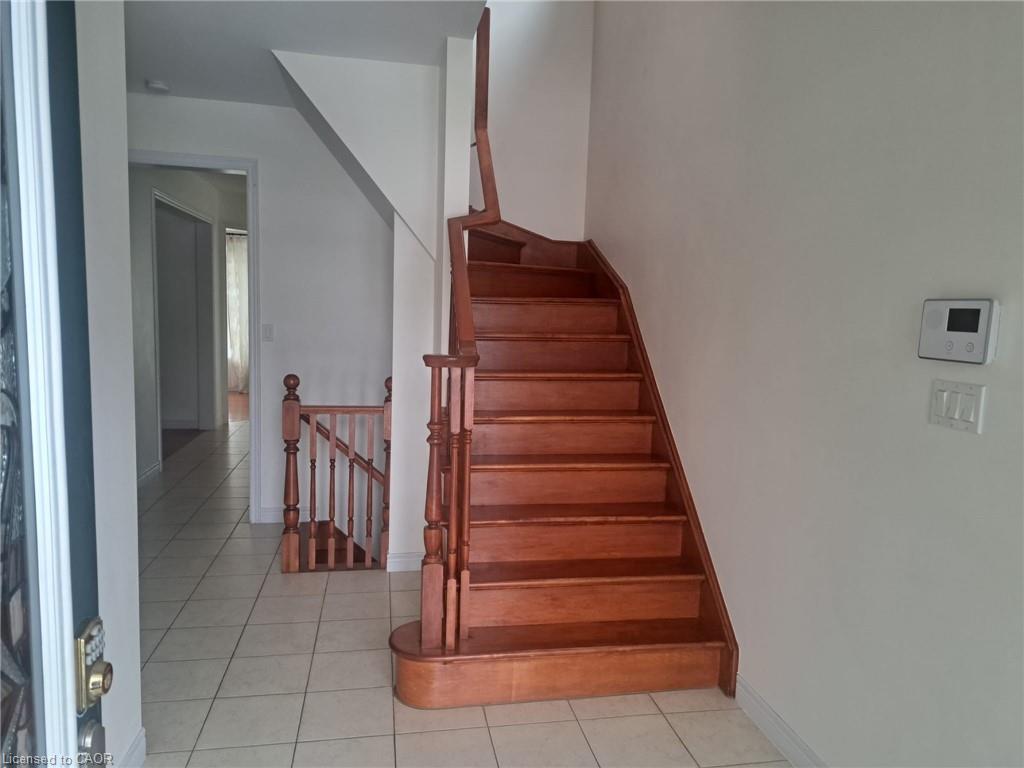 39 Matteo Trail, Hamilton, ON - Indoor Photo Showing Other Room