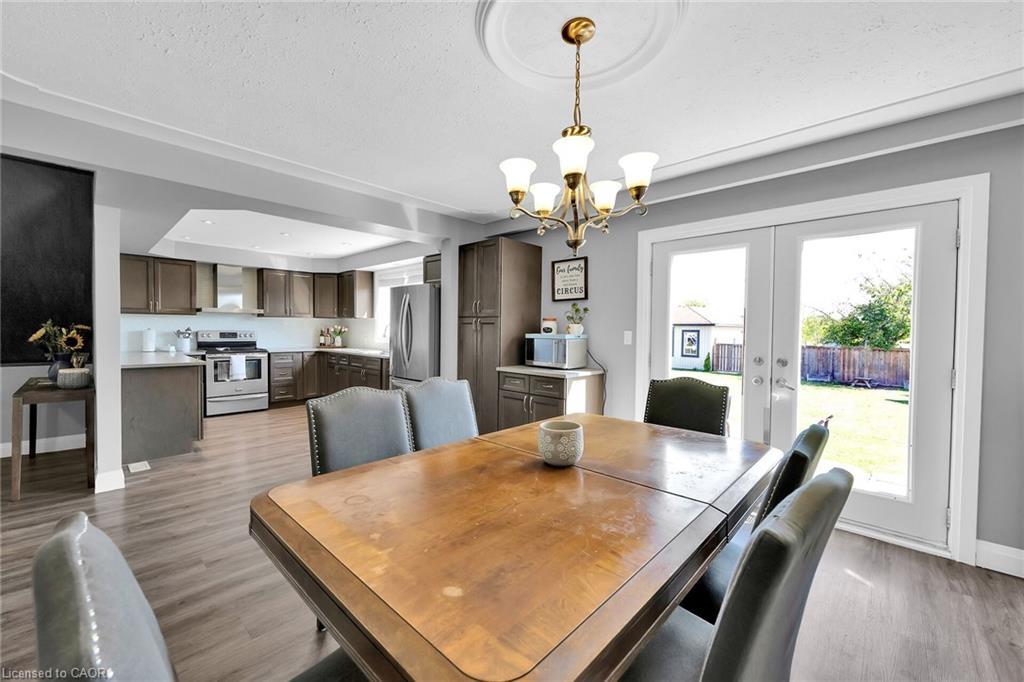 1216 Sheffield Road, Flamborough, ON - Indoor Photo Showing Dining Room
