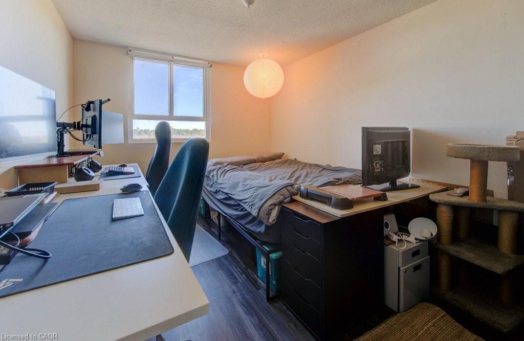 509-225 Harvard Place, Waterloo, ON - Indoor Photo Showing Office