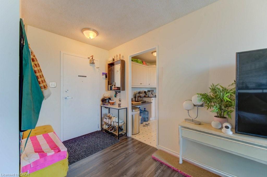509-225 Harvard Place, Waterloo, ON - Indoor Photo Showing Other Room