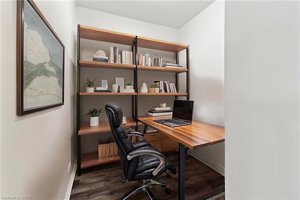 121-102 Grovewood Common, Oakville, ON - Indoor Photo Showing Office