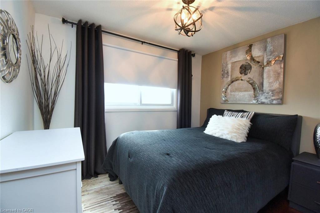 14 Basin Crescent, Hamilton, ON - Indoor Photo Showing Bedroom