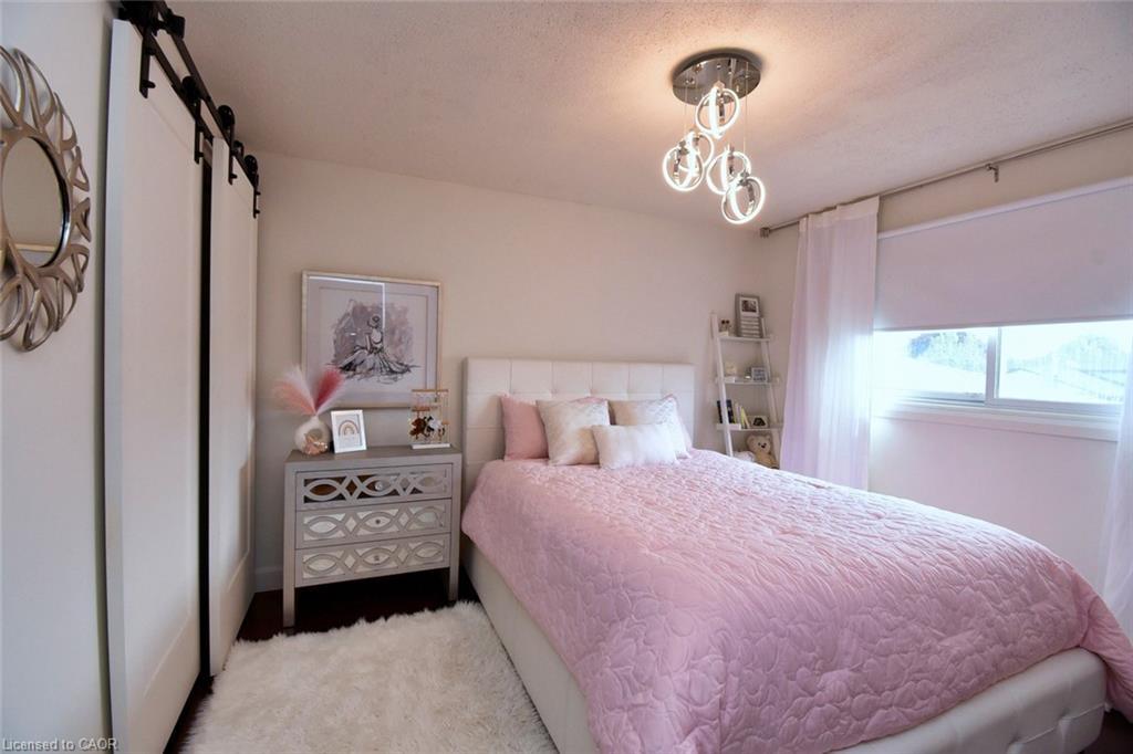 14 Basin Crescent, Hamilton, ON - Indoor Photo Showing Bedroom