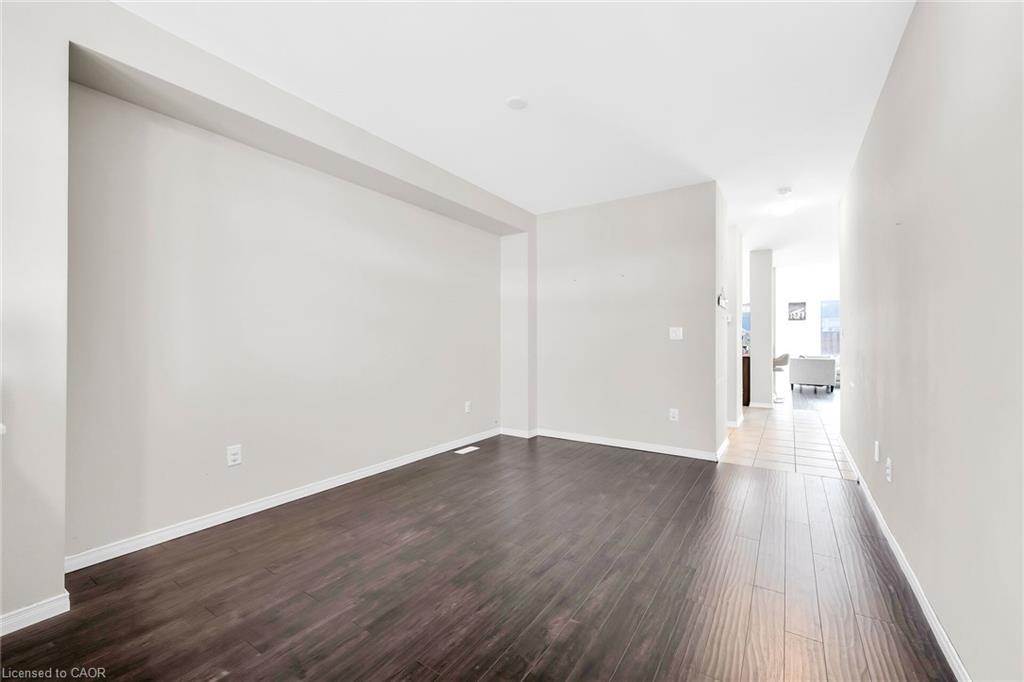 11 Honey Comb Trail, Welland, ON - Indoor Photo Showing Other Room