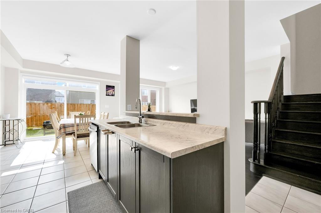 11 Honey Comb Trail, Welland, ON - Indoor Photo Showing Kitchen With Double Sink
