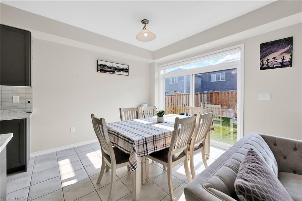 11 Honey Comb Trail, Welland, ON - Indoor Photo Showing Dining Room