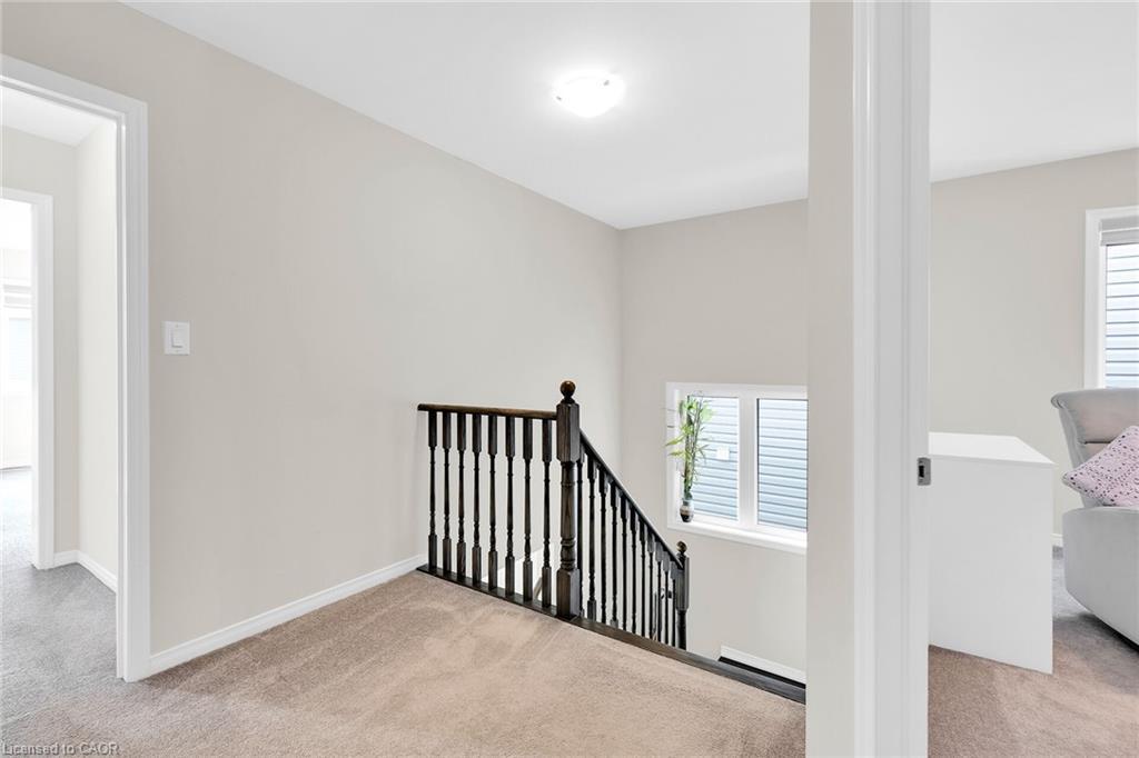 11 Honey Comb Trail, Welland, ON - Indoor Photo Showing Other Room