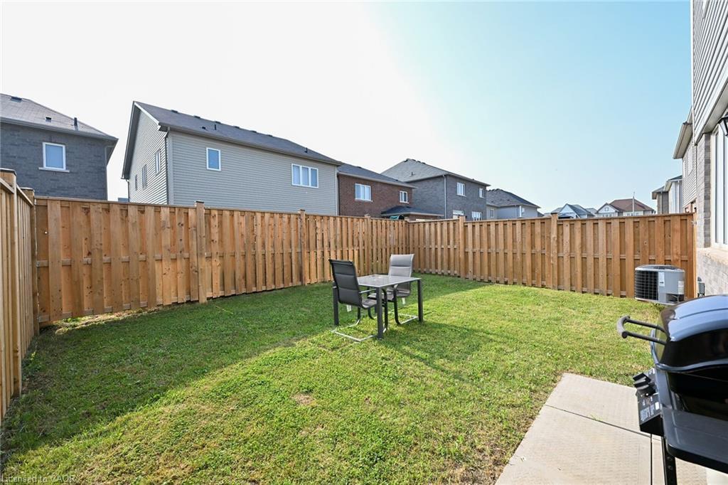 11 Honey Comb Trail, Welland, ON - Outdoor