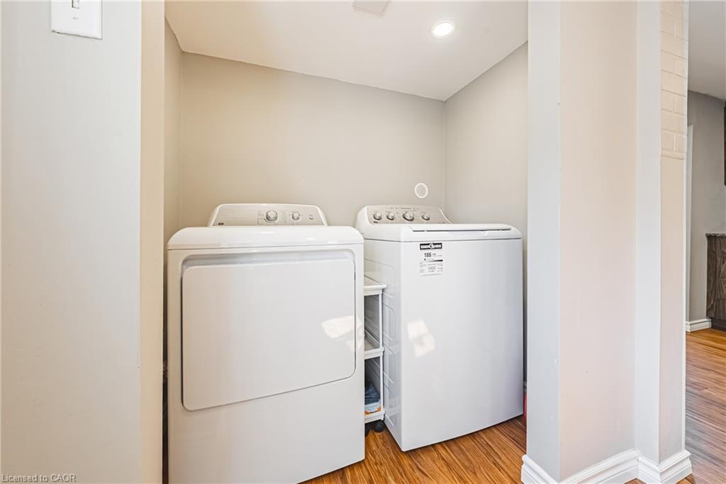 24 Rowanwood Street, Hamilton, ON - Indoor Photo Showing Laundry Room