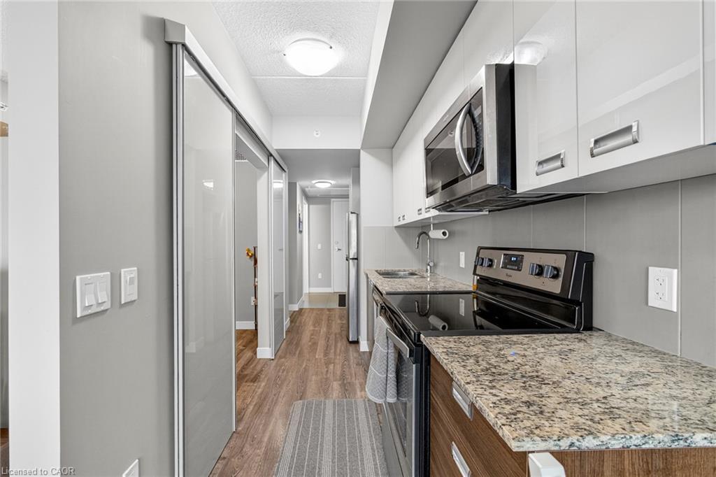 406-308 Lester Street, Waterloo, ON - Indoor Photo Showing Kitchen With Upgraded Kitchen