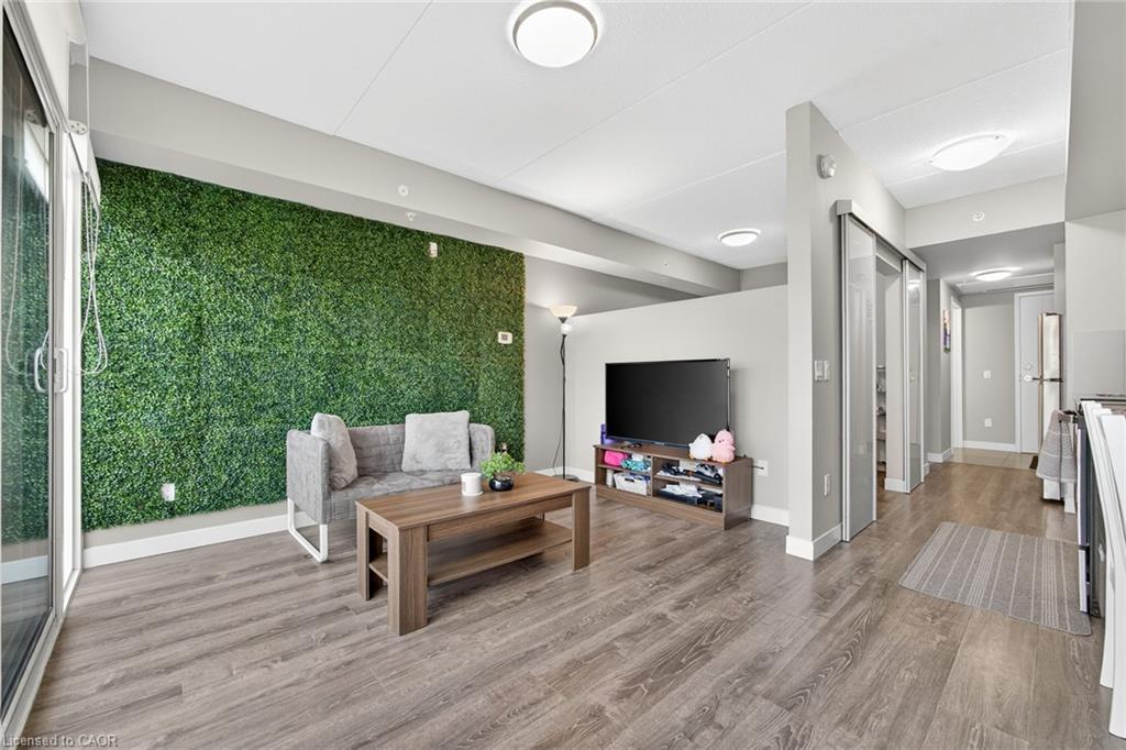 406-308 Lester Street, Waterloo, ON - Indoor
