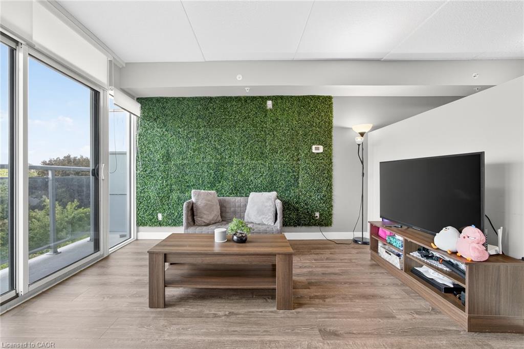 406-308 Lester Street, Waterloo, ON - Indoor