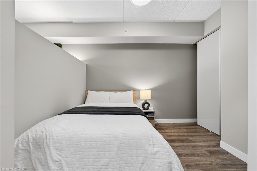 406-308 Lester Street, Waterloo, ON - Indoor Photo Showing Bedroom