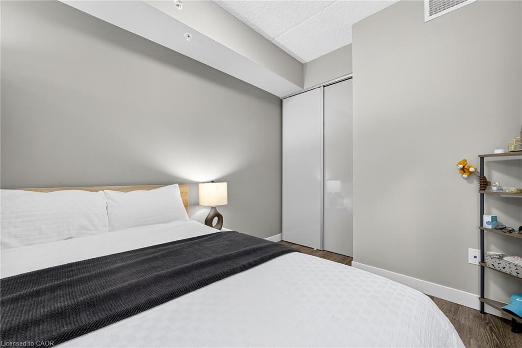 406-308 Lester Street, Waterloo, ON - Indoor Photo Showing Bedroom