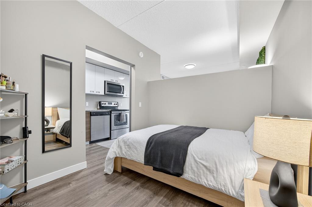406-308 Lester Street, Waterloo, ON - Indoor Photo Showing Bedroom