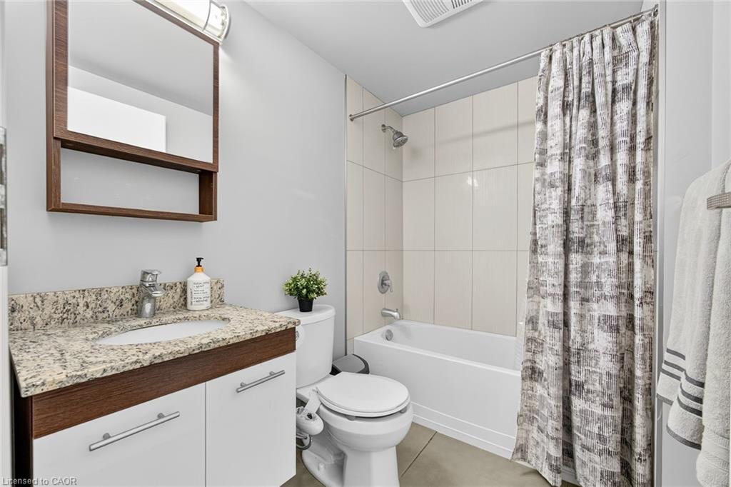 406-308 Lester Street, Waterloo, ON - Indoor Photo Showing Bathroom