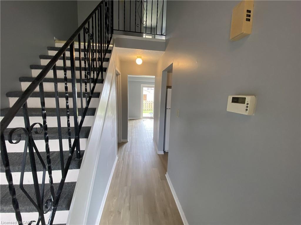 264-100 Brownleigh Avenue, Niagara Falls, ON - Indoor Photo Showing Other Room