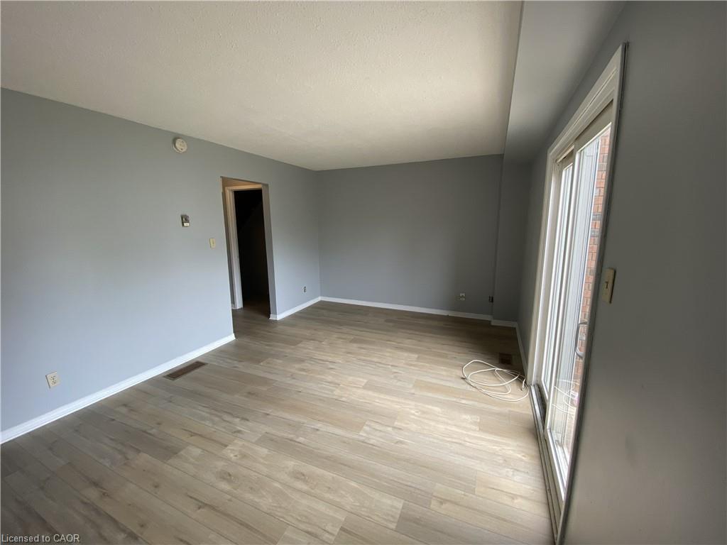 264-100 Brownleigh Avenue, Niagara Falls, ON - Indoor Photo Showing Other Room