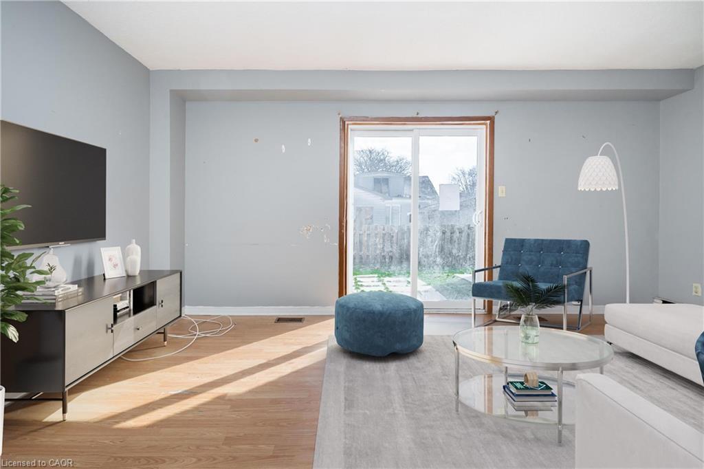 264-100 Brownleigh Avenue, Niagara Falls, ON - Indoor Photo Showing Living Room