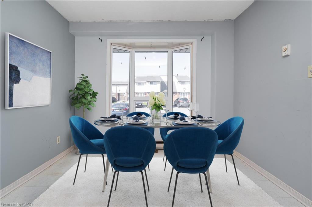 264-100 Brownleigh Avenue, Niagara Falls, ON - Indoor Photo Showing Dining Room