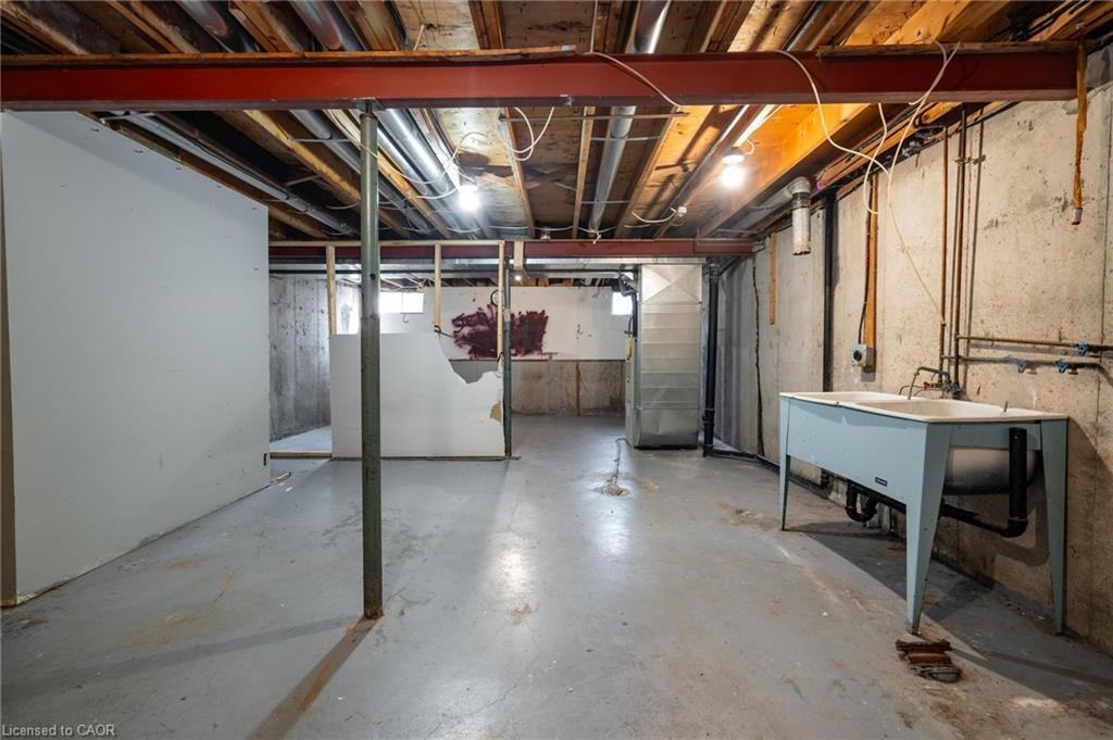 264-100 Brownleigh Avenue, Niagara Falls, ON - Indoor Photo Showing Basement