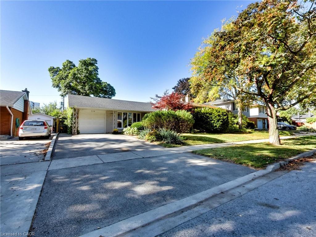 558 Parkside Crescent, Burlington, ON - Outdoor