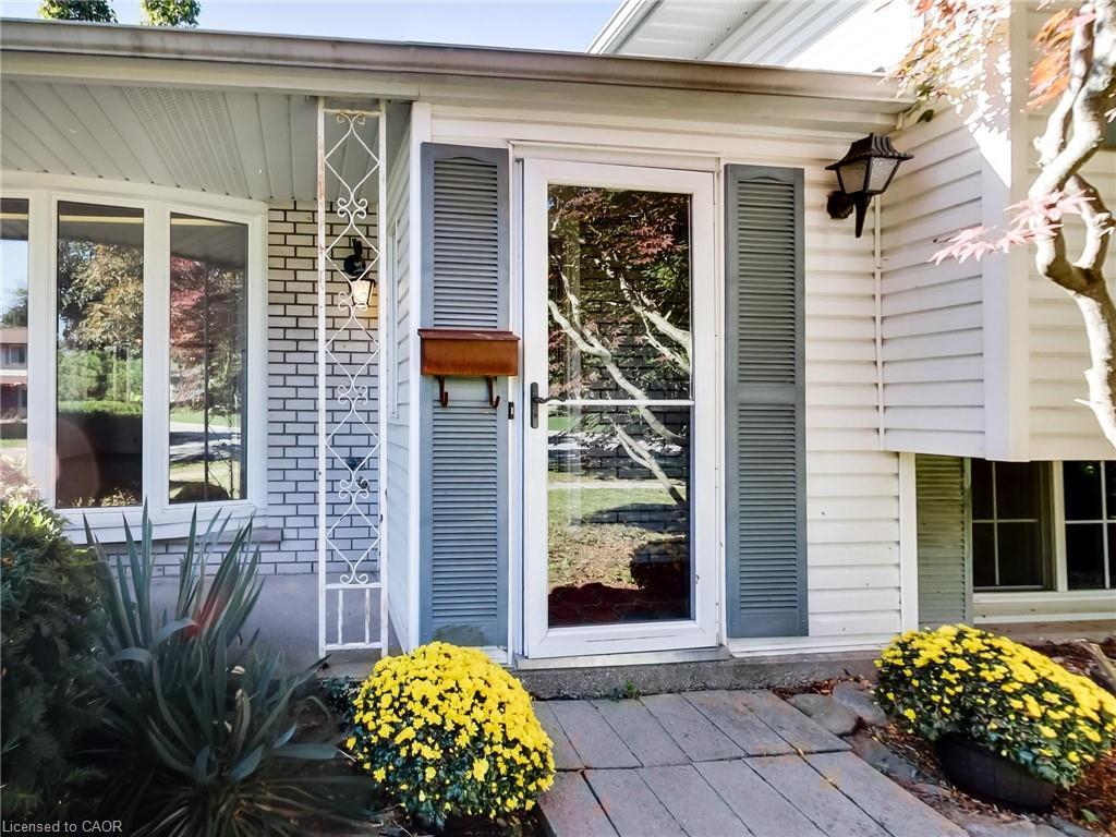 558 Parkside Crescent, Burlington, ON - Outdoor