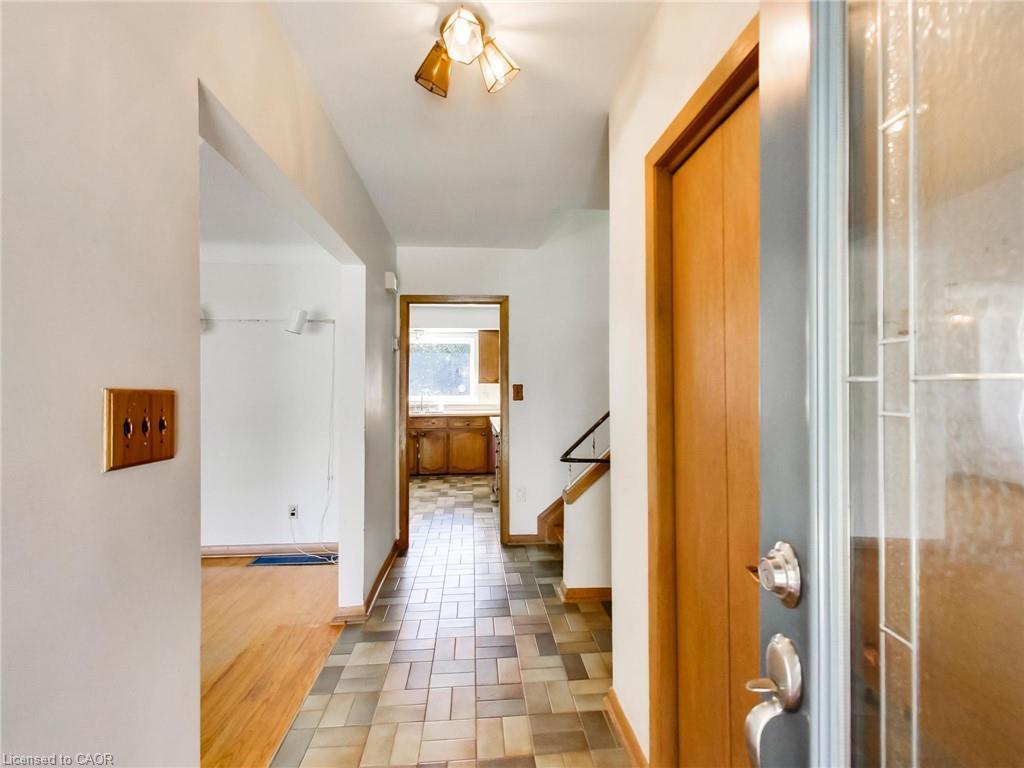 558 Parkside Crescent, Burlington, ON - Indoor Photo Showing Other Room