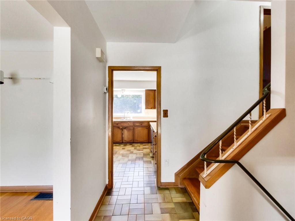 558 Parkside Crescent, Burlington, ON - Indoor Photo Showing Other Room
