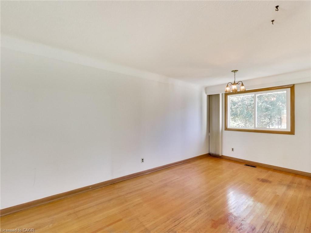 558 Parkside Crescent, Burlington, ON - Indoor Photo Showing Other Room