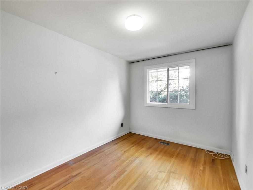 558 Parkside Crescent, Burlington, ON - Indoor Photo Showing Other Room