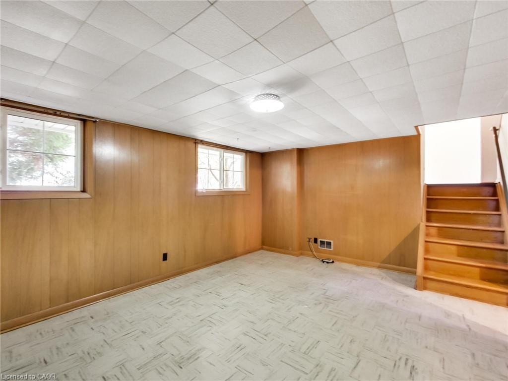 558 Parkside Crescent, Burlington, ON - Indoor