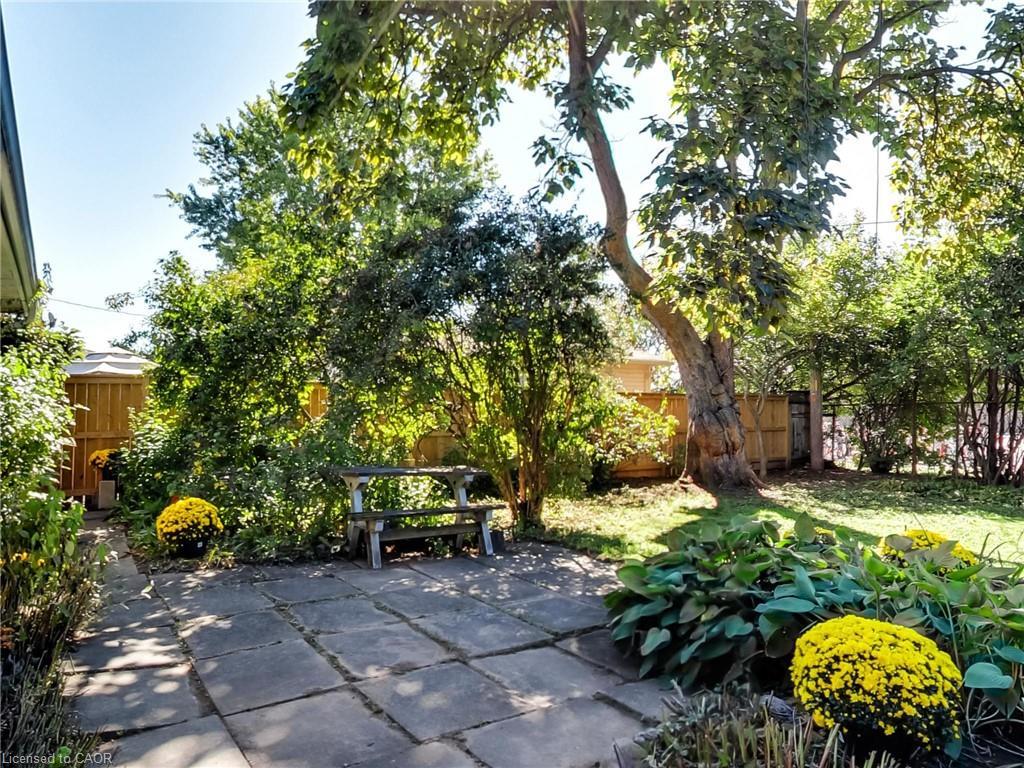 558 Parkside Crescent, Burlington, ON - Outdoor