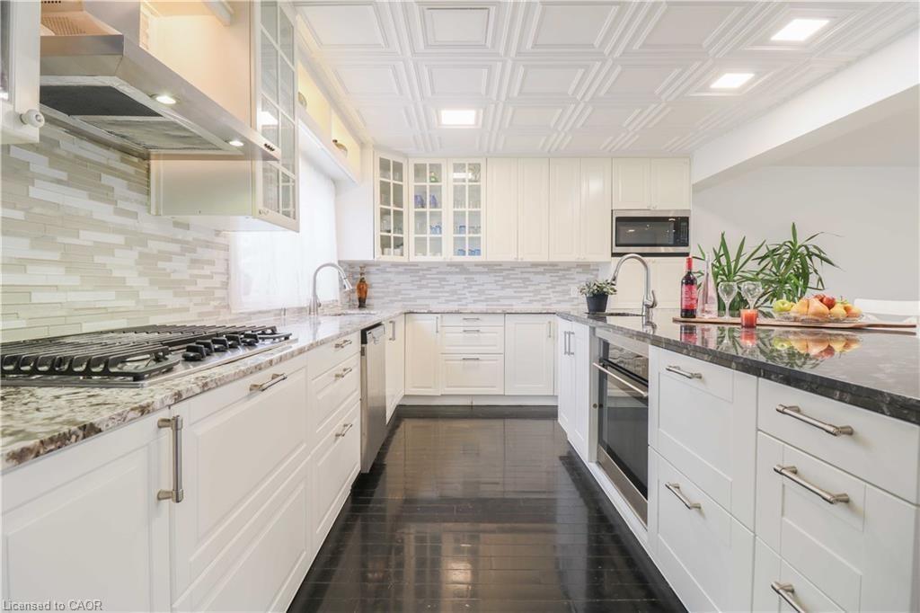 298 Second Road E, Stoney Creek, ON - Indoor Photo Showing Kitchen With Upgraded Kitchen