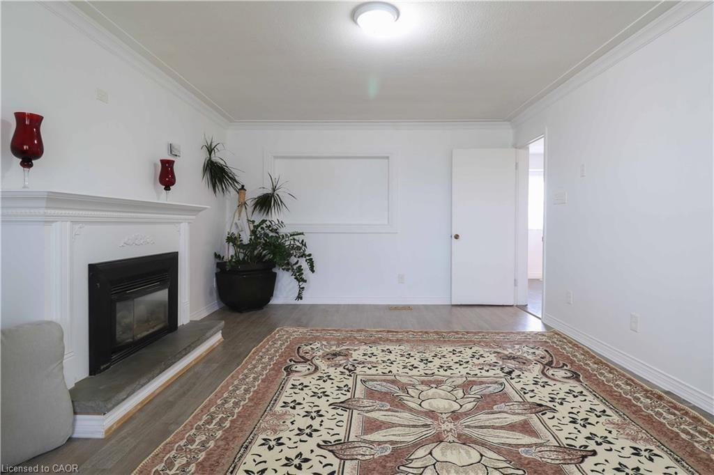 298 Second Road E, Stoney Creek, ON - Indoor With Fireplace