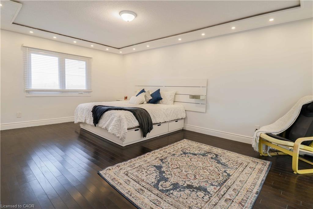 298 Second Road E, Stoney Creek, ON - Indoor Photo Showing Bedroom