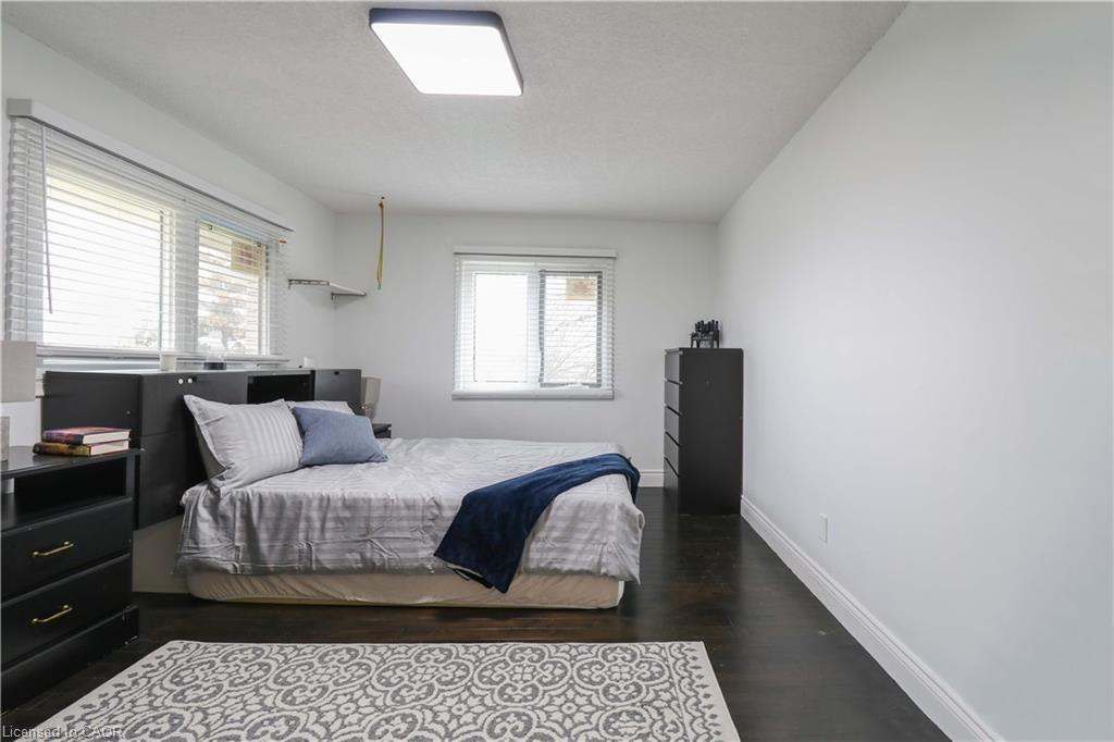298 Second Road E, Stoney Creek, ON - Indoor Photo Showing Bedroom
