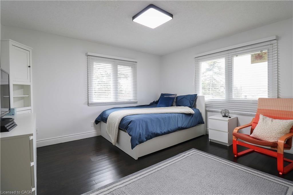 298 Second Road E, Stoney Creek, ON - Indoor Photo Showing Bedroom