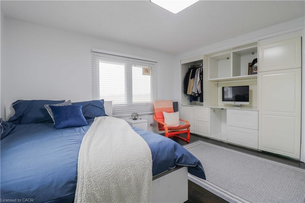 298 Second Road E, Stoney Creek, ON - Indoor Photo Showing Bedroom